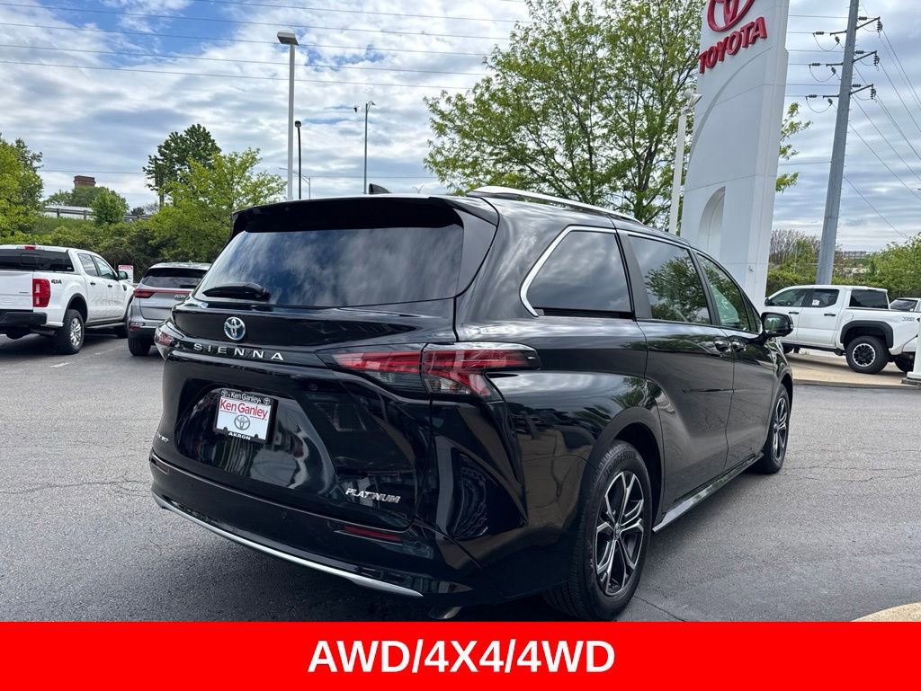 Used 2025 Toyota Sienna Platinum AWD/4WD image 7