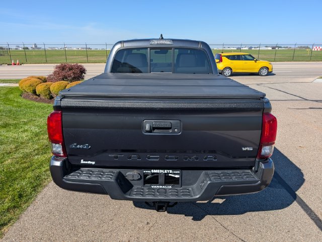 Used 2022 Toyota Tacoma SR AWD/4WD image 8