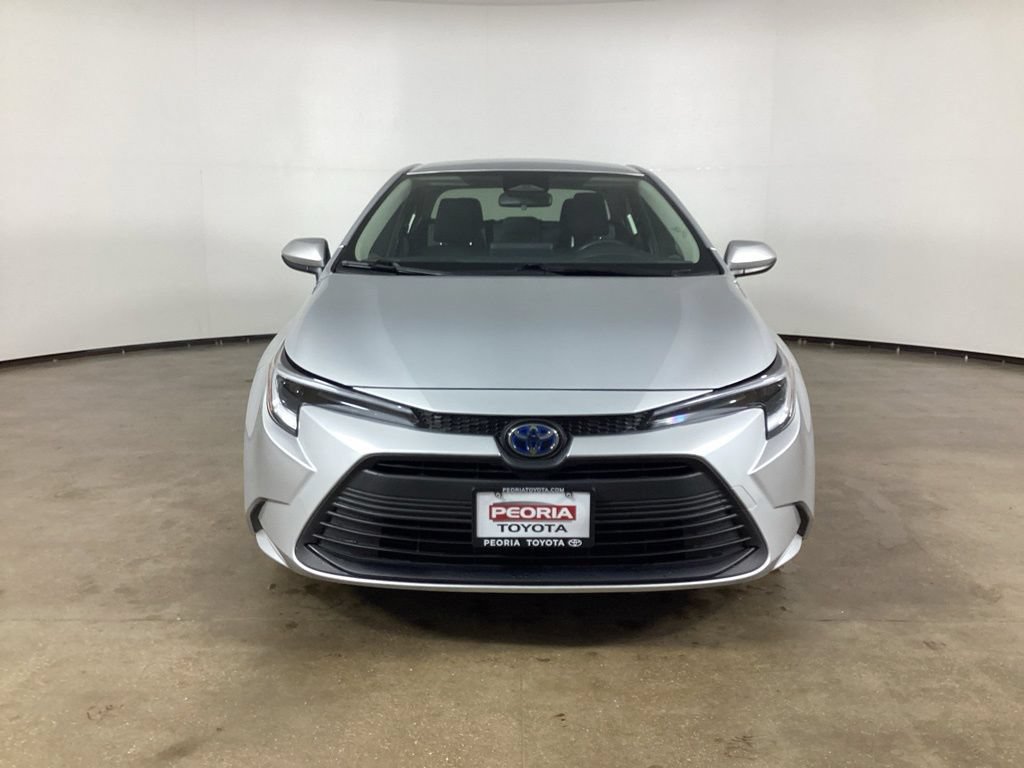 Used 2025 Toyota Corolla LE FWD image 3
