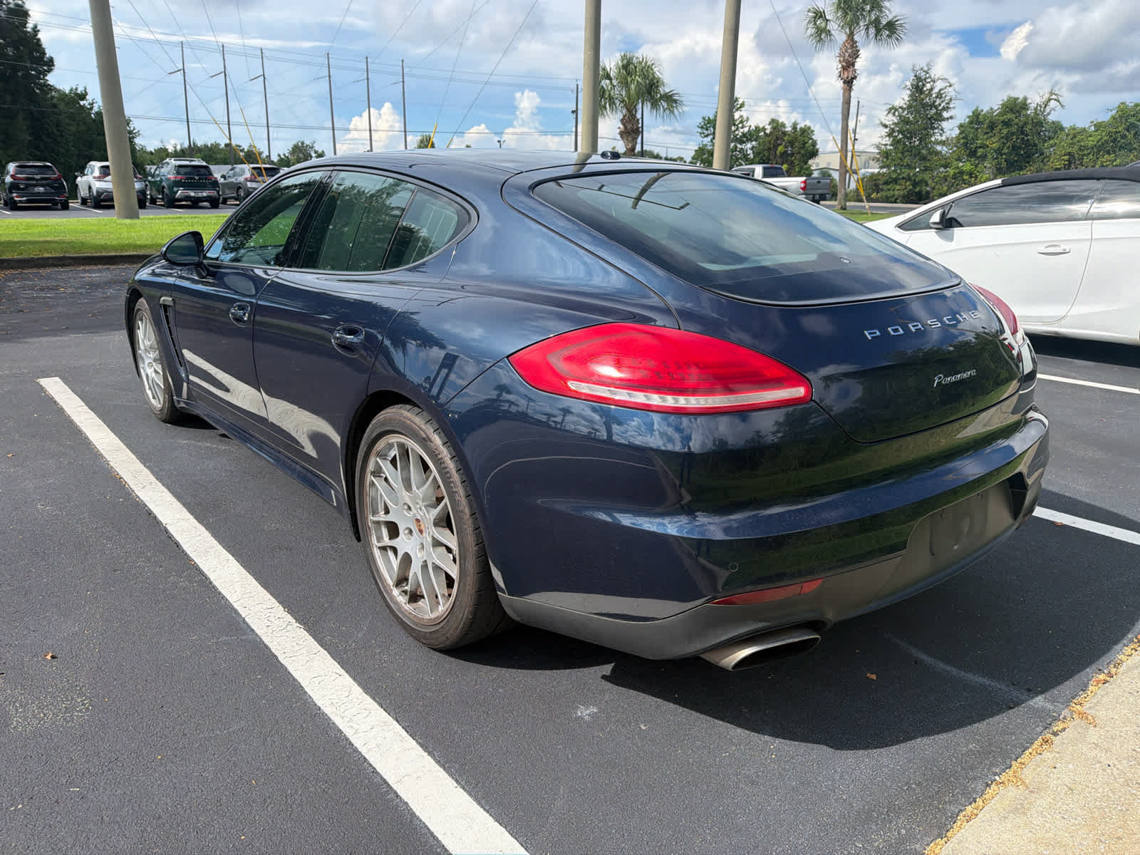 Used 2015 Porsche Panamera RWD image 4