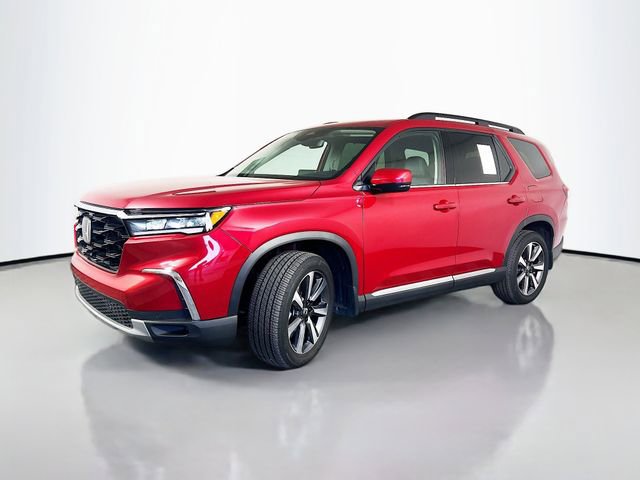 Certified 2025 Honda Pilot Touring image 4