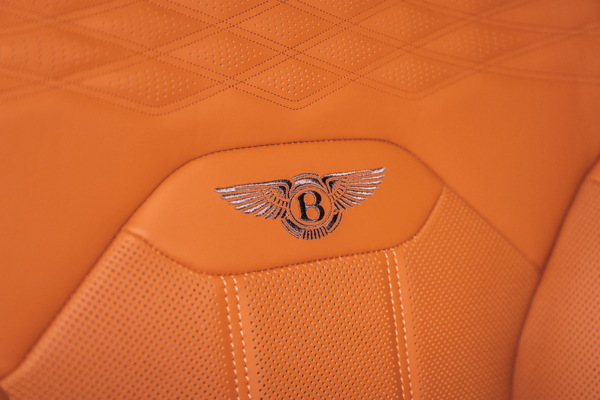 New 2025 Bentley Bentayga image 55