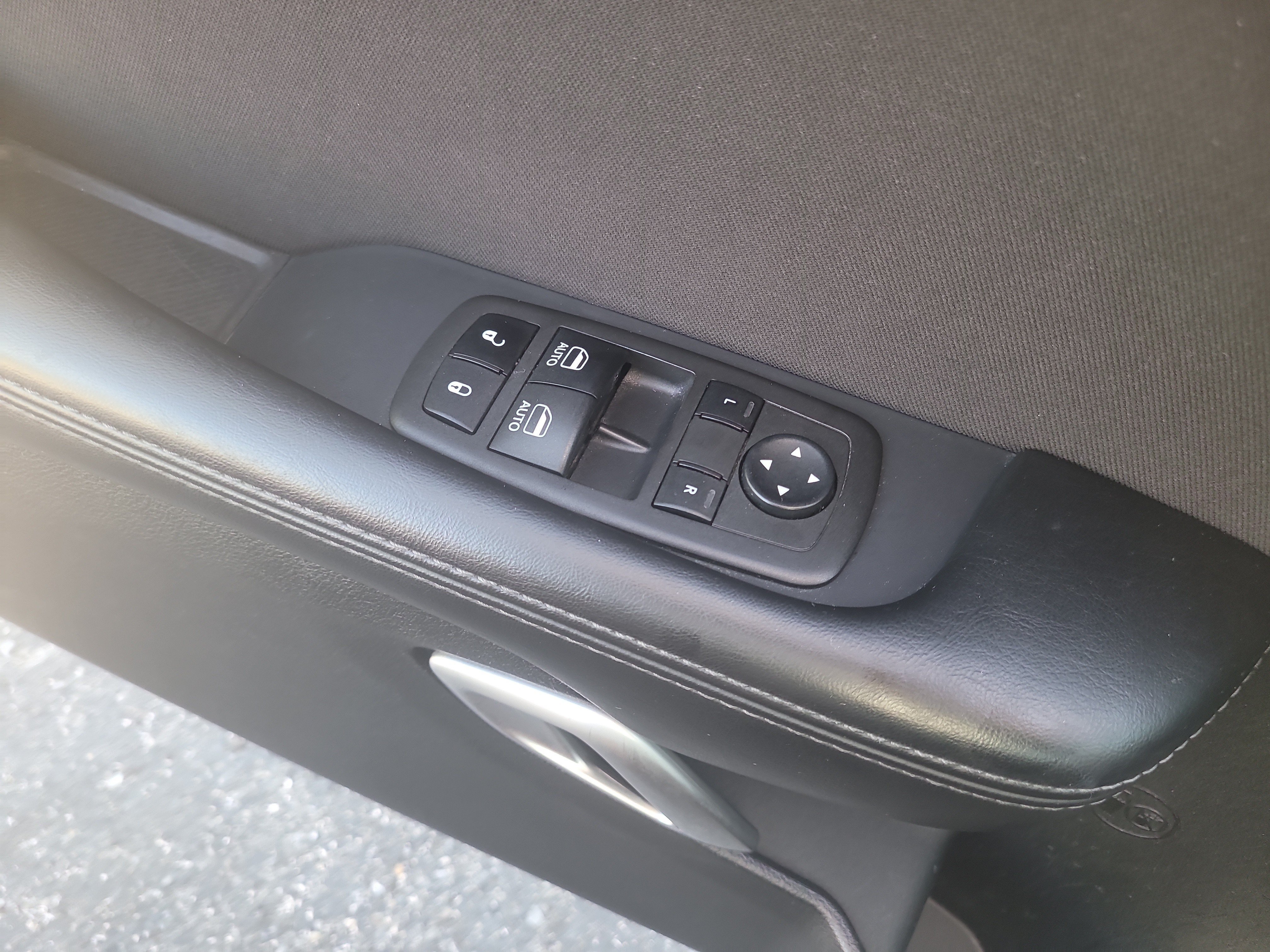 Used 2022 Dodge Challenger GT RWD image 12