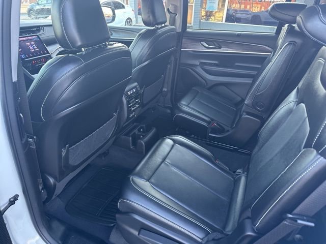 Used 2023 Jeep Grand Cherokee L Limited w/ Luxury Tech Group II image 14