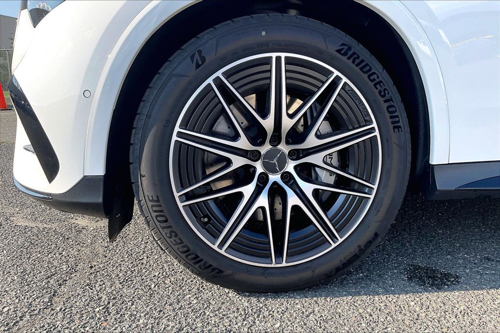 Certified 2025 Mercedes-Benz GLC 43 AMG 4MATIC image 8