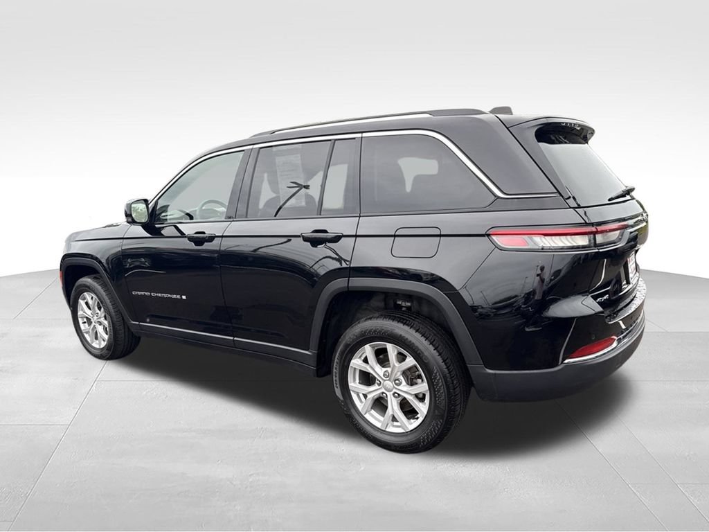Used 2023 Jeep Grand Cherokee Limited AWD/4WD image 5