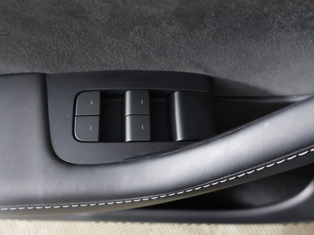 Used 2024 Tesla Model Y Long Range image 36