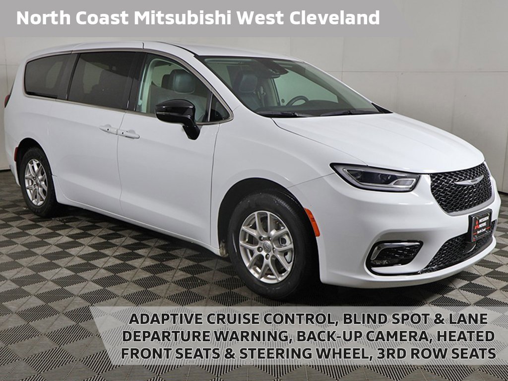 Used 2024 Chrysler Pacifica Touring-L image 1