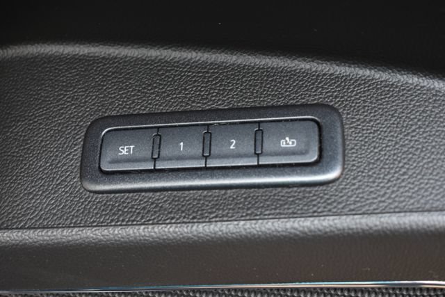 Used 2020 GMC Yukon XL Denali w/ Denali Ultimate Package AWD/4WD image 22