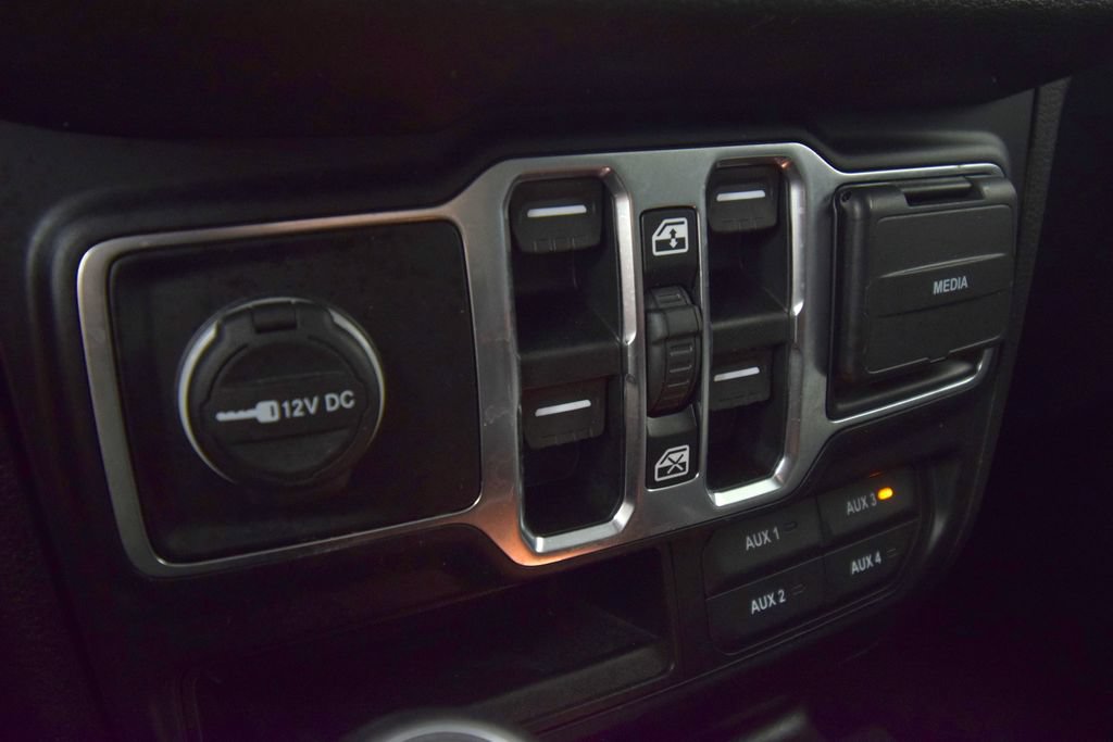 Used 2024 Jeep Wrangler Unlimited Sport AWD/4WD image 32