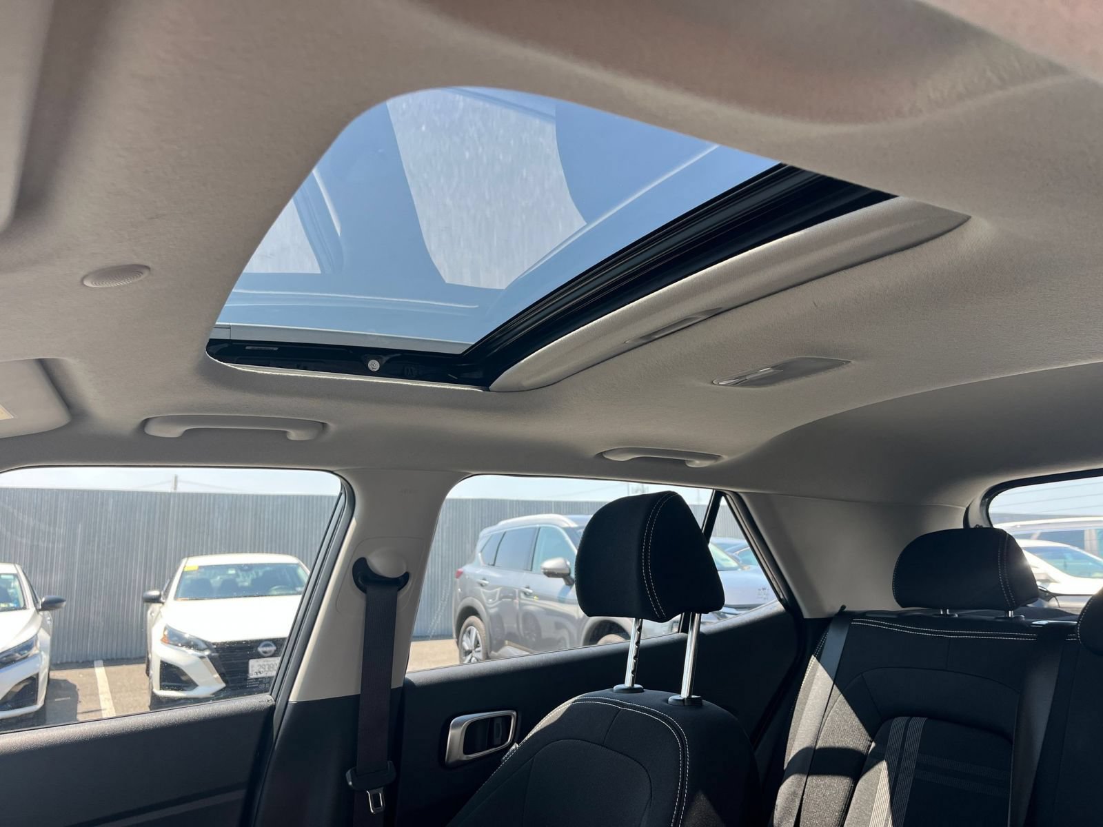 Used 2026 Hyundai Venue SEL FWD image 28