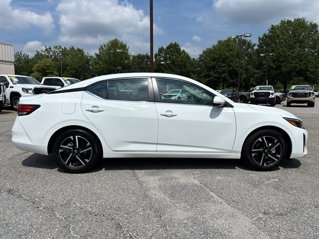 Used 2025 Nissan Sentra SV FWD image 9