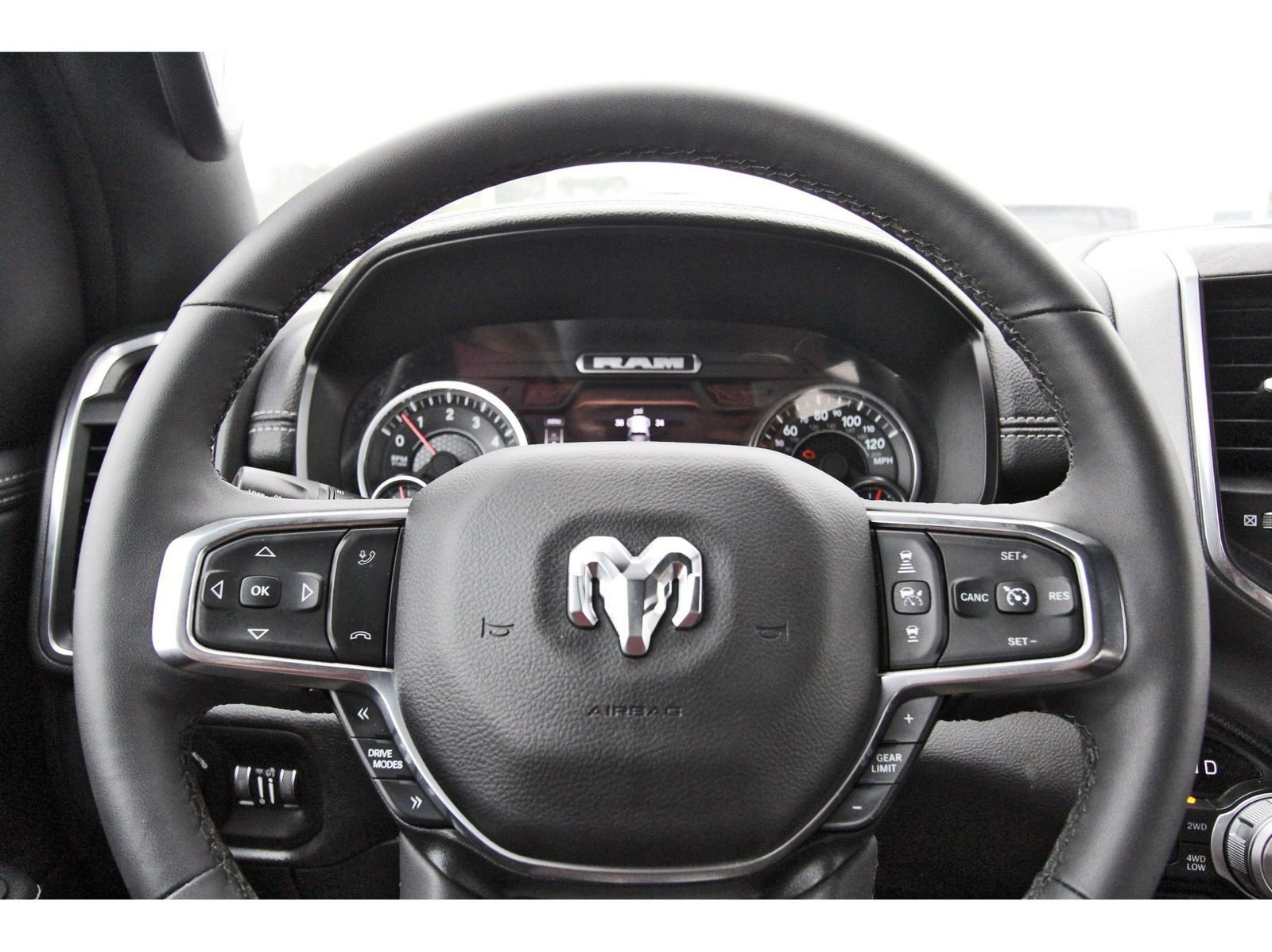 Used 2025 RAM 1500 Laramie AWD/4WD image 16