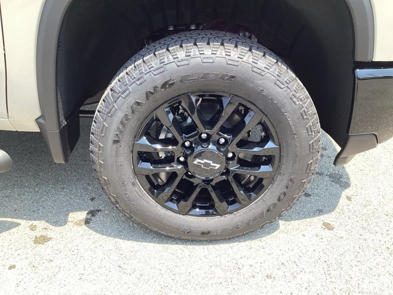 New 2026 Chevrolet Silverado 2500 Custom w/ Custom Convenience Package AWD/4WD image 9
