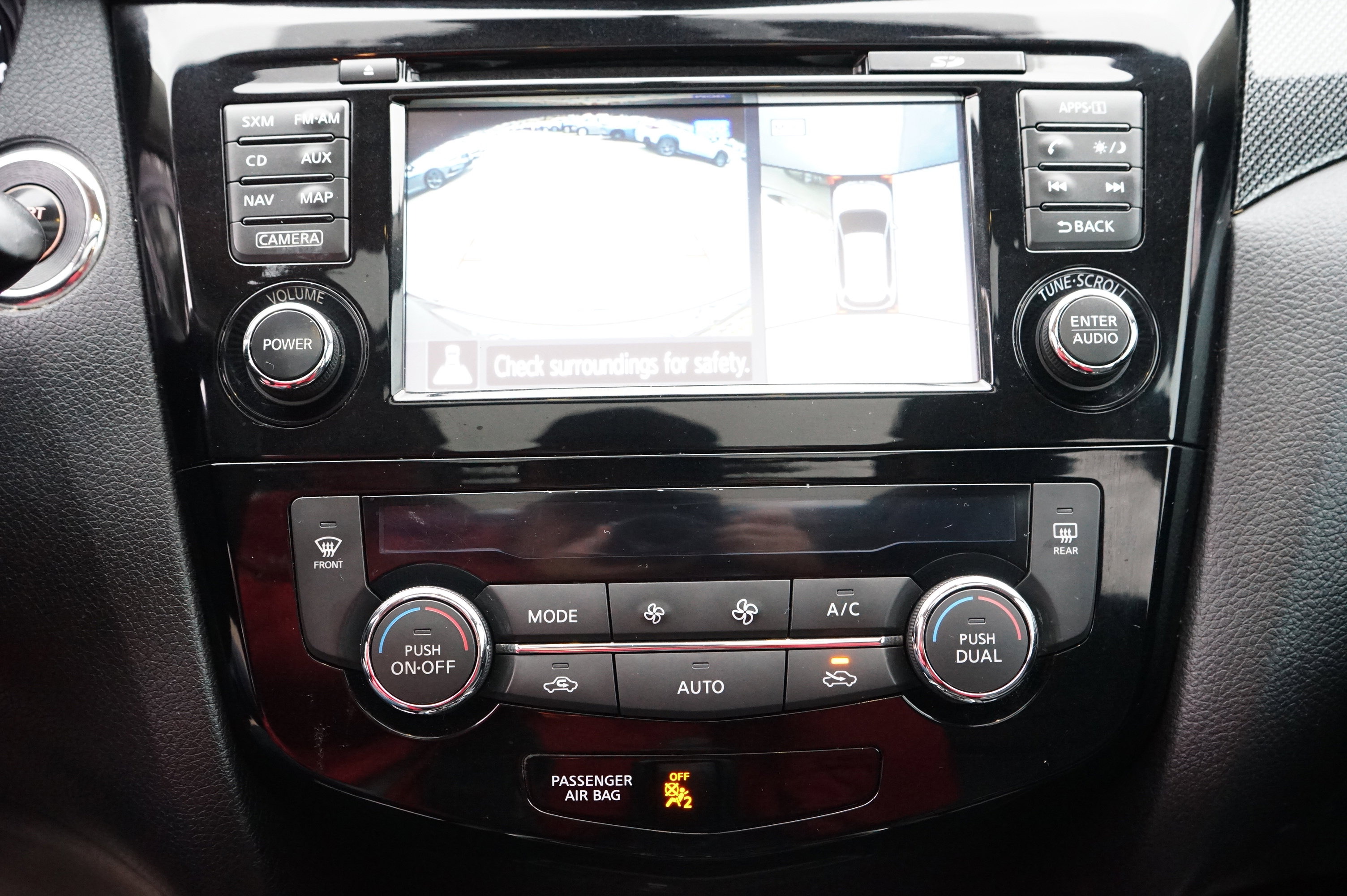 Used 2016 Nissan Rogue SL w/ SL Premium Package image 22