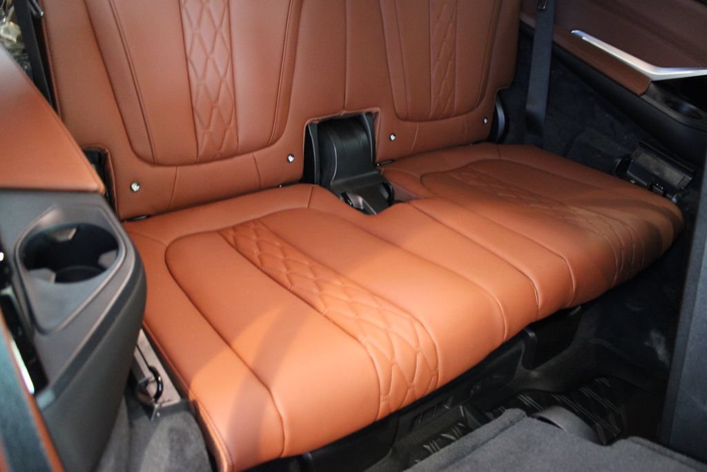 New 2027 BMW X7 M60i AWD/4WD image 24