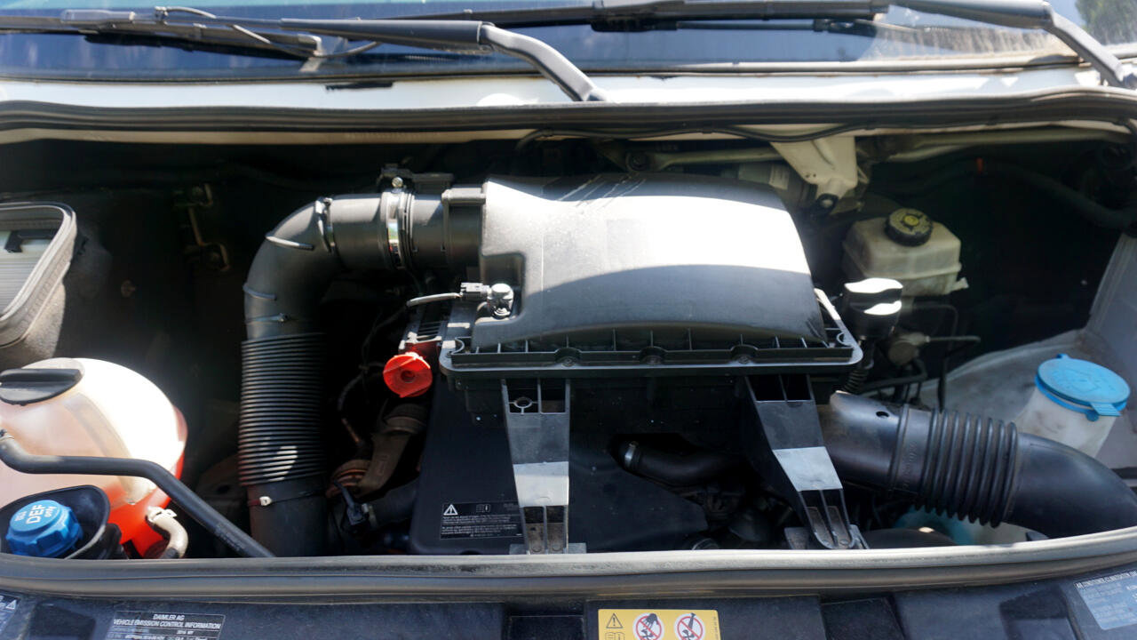 Used 2016 Freightliner Sprinter 2500 image 13