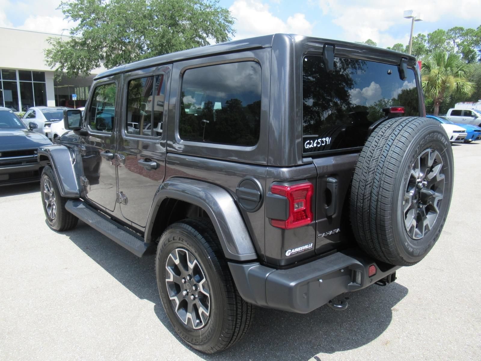 New 2026 Jeep Wrangler Unlimited Sahara AWD/4WD image 5