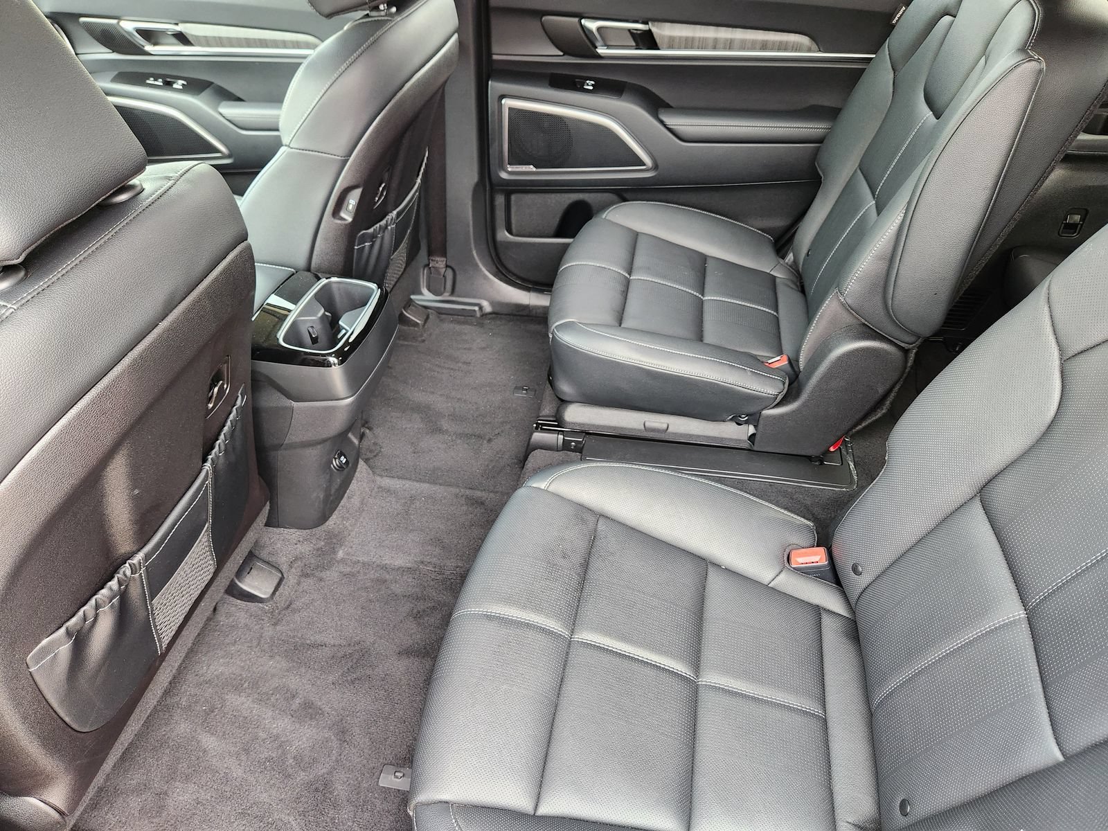 Used 2025 Kia Telluride EX w/ EX Captain's Chair Package FWD image 39
