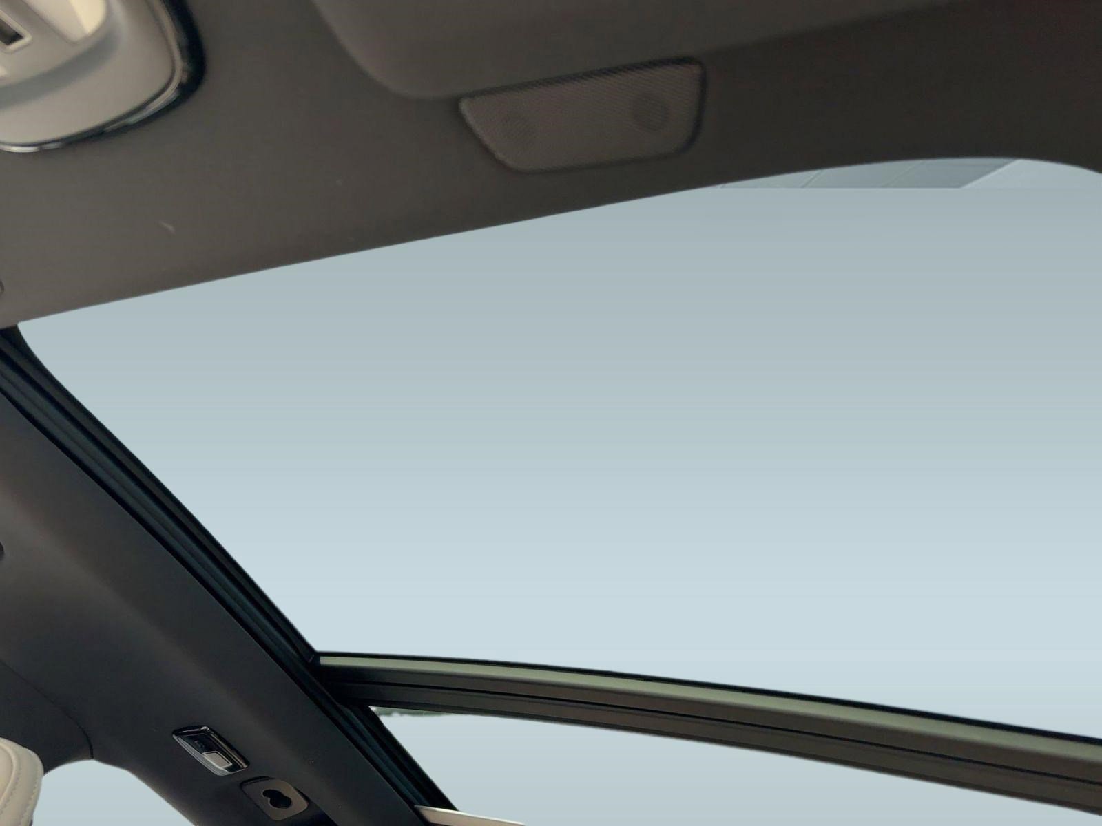 New 2026 Volvo XC90 T8 Plus image 14