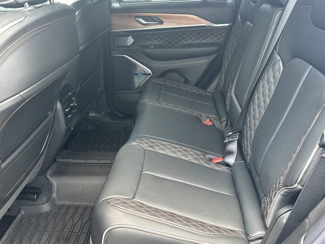 New 2026 Jeep Grand Cherokee Summit w/ Obsidian Package AWD/4WD image 19