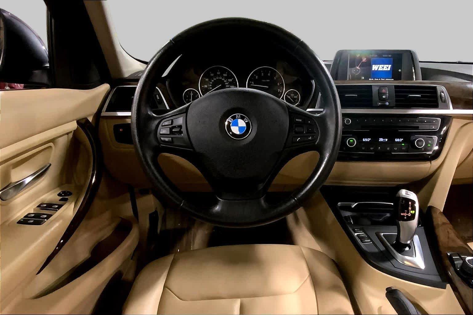 Used 2016 BMW 320i xDrive Sedan AWD/4WD image 6