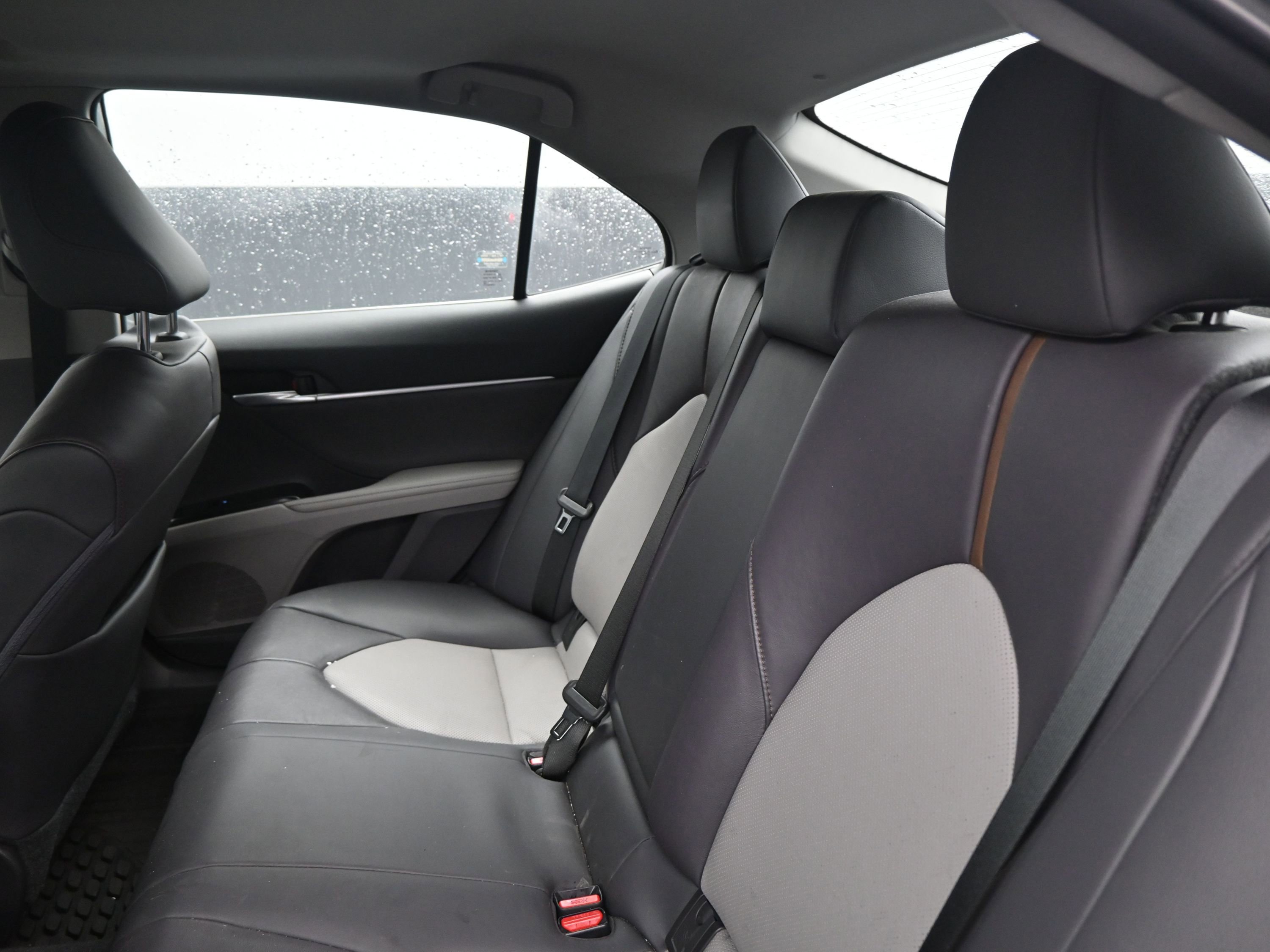 Certified 2020 Toyota Camry XLE w/ Sunroof Package image 18