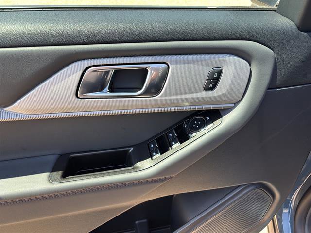 New 2026 Ford Explorer Active AWD/4WD image 13