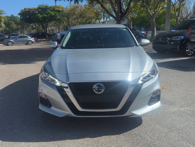 Used 2022 Nissan Altima 2.5 SV image 2