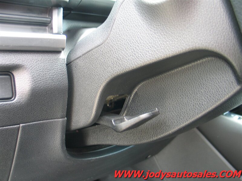 Used 2025 Kia Telluride S AWD/4WD image 10