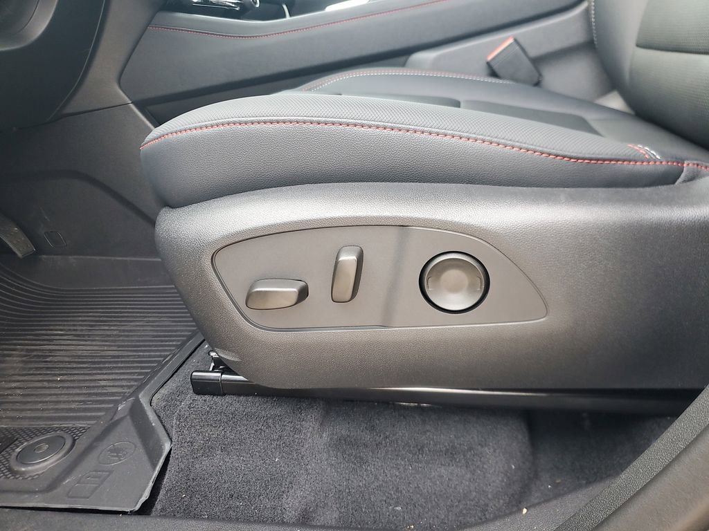 New 2026 Chevrolet Traverse Z71 w/ Driver Confidence Package image 17