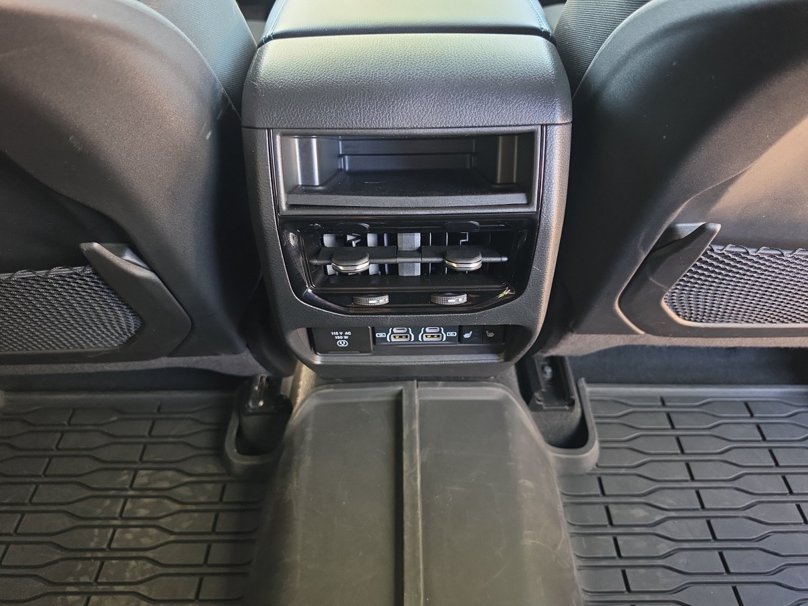 Used 2024 Jeep Grand Cherokee Trailhawk AWD/4WD image 26
