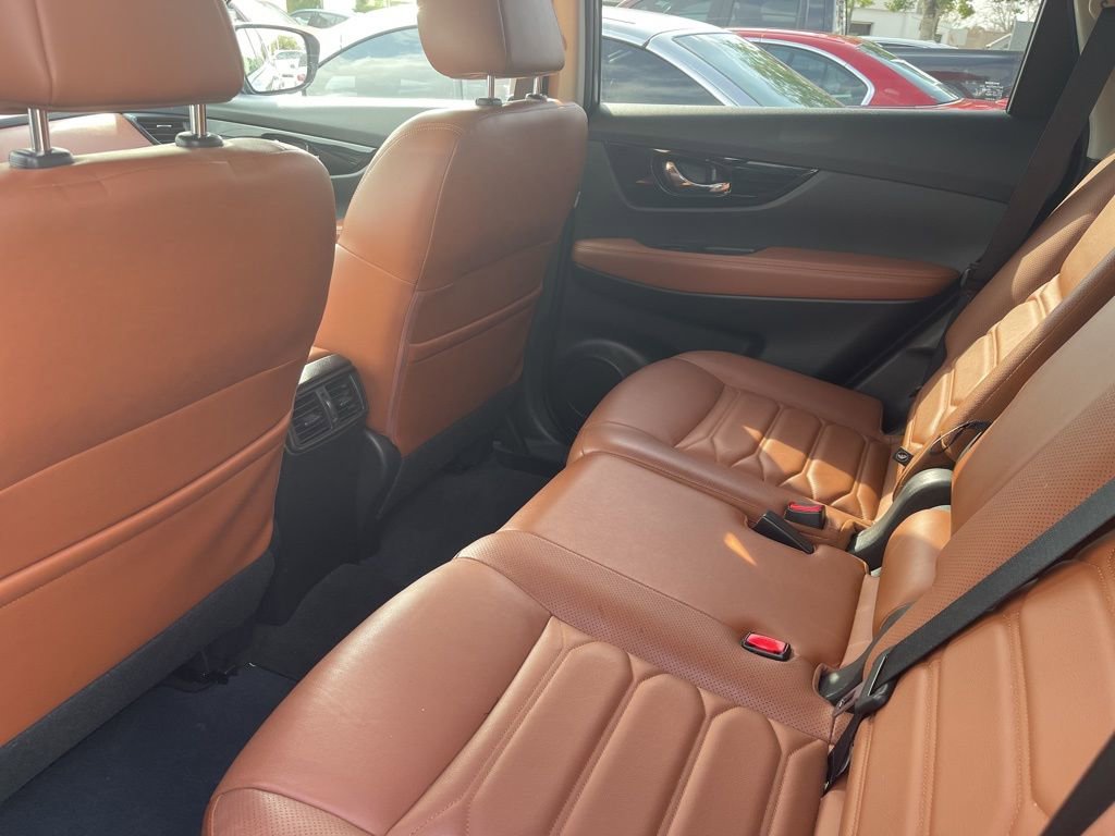 Used 2017 Nissan Rogue SL w/ SL Premium Package image 6