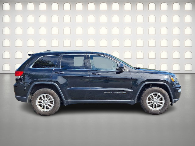 Used 2019 Jeep Grand Cherokee Laredo AWD/4WD image 7
