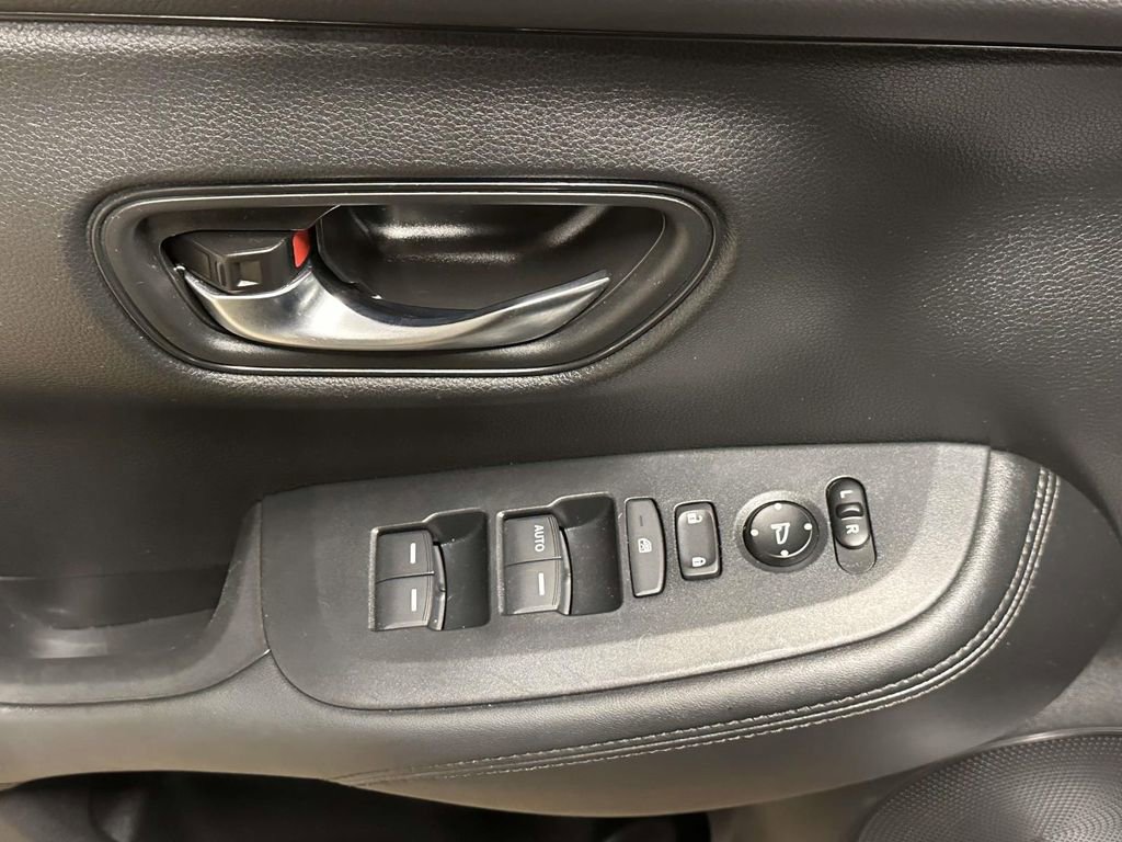 Used 2023 Honda HR-V LX image 11