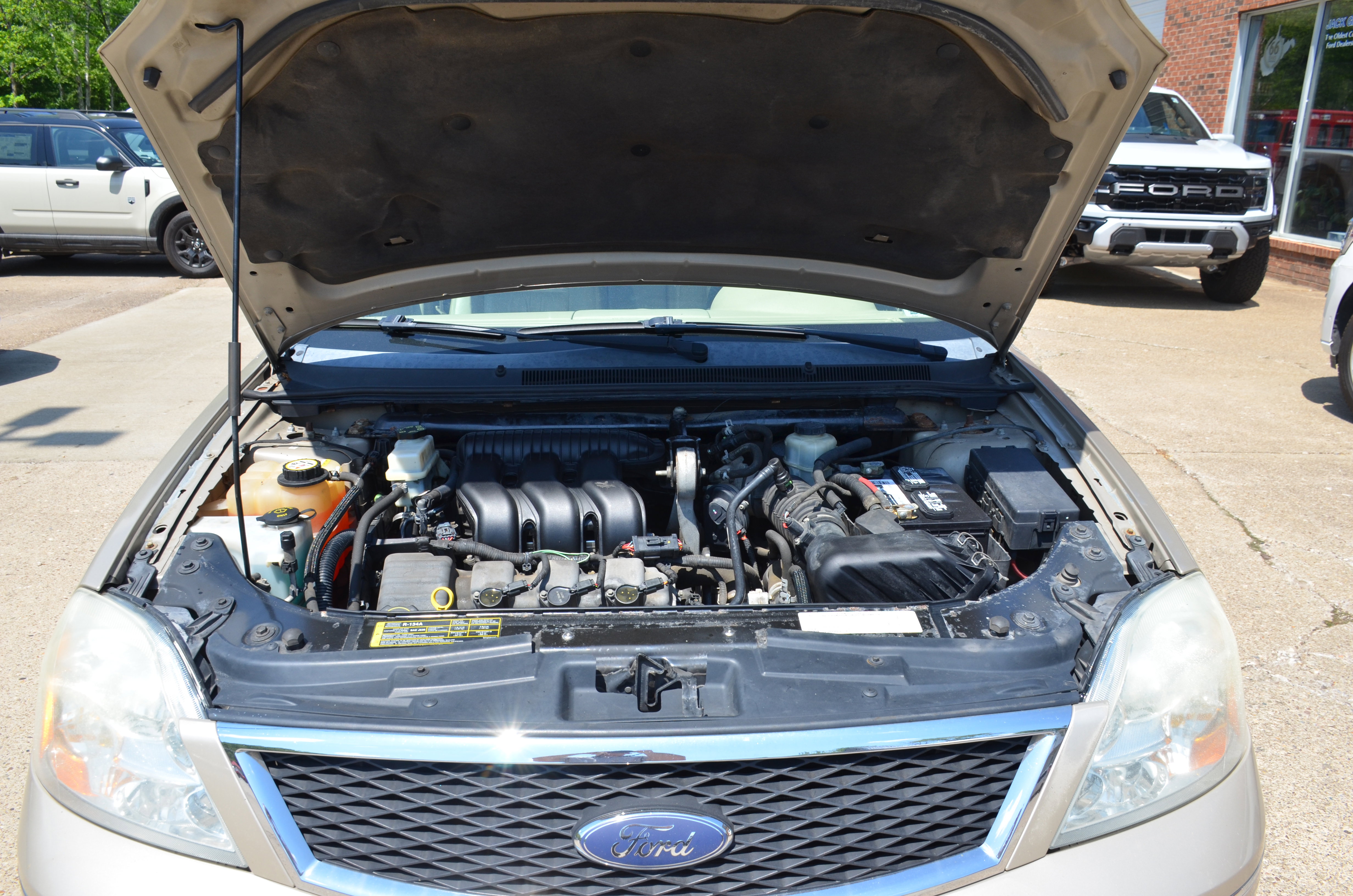 Used 2006 Ford Five Hundred SEL FWD image 12