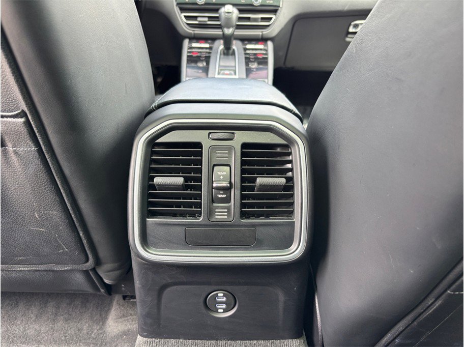 Used 2023 Porsche Macan Turbo image 41