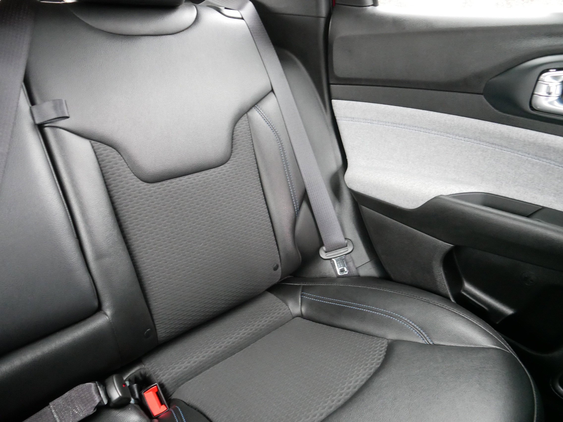 Certified 2024 Jeep Compass Latitude image 14