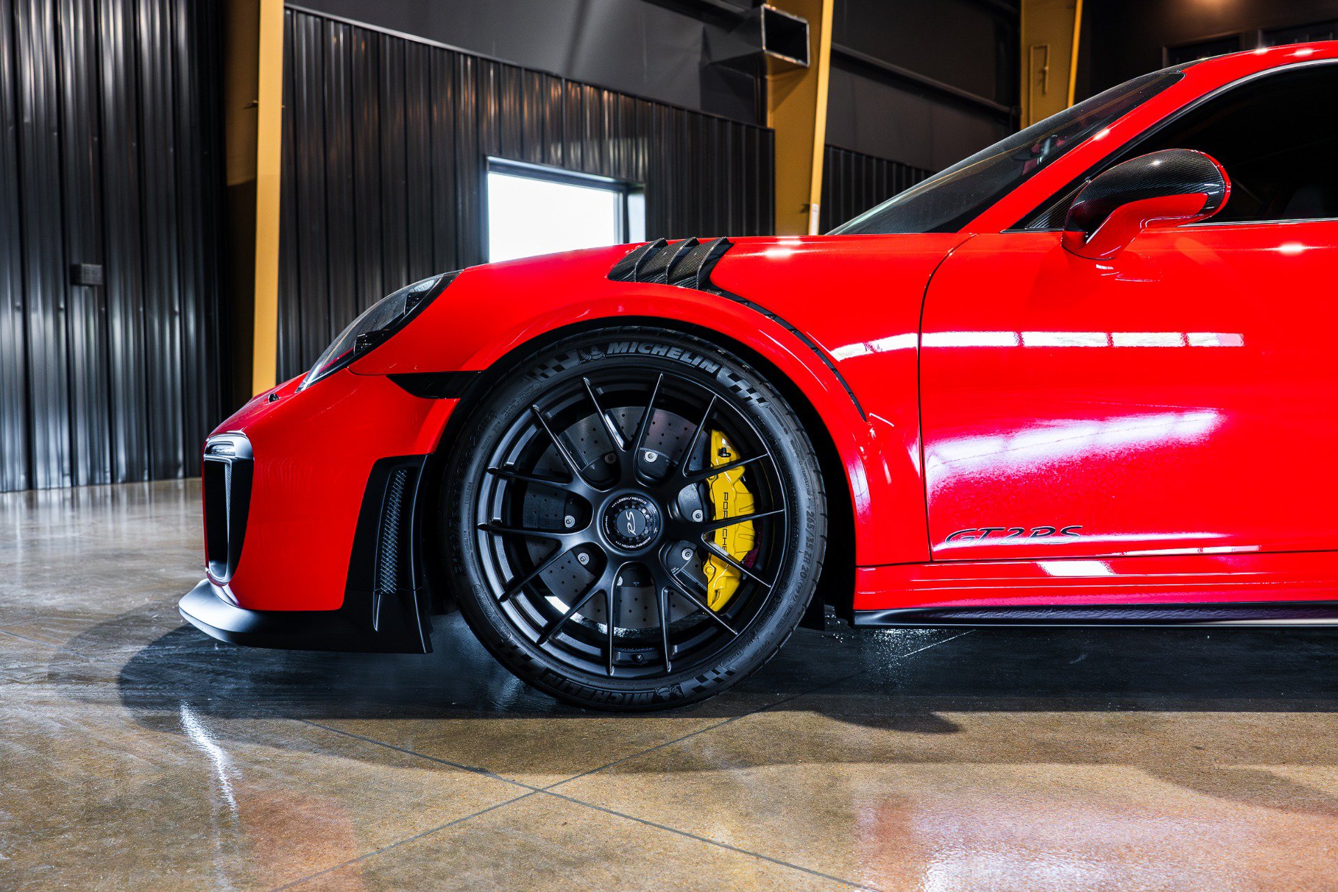 Used 2018 Porsche 911 GT2 RS RWD image 15