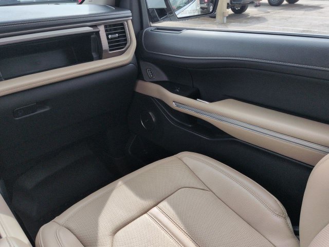 Certified 2024 Ford Expedition Limited AWD/4WD image 19