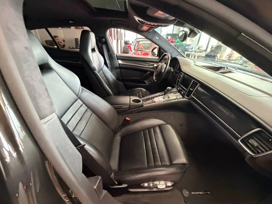 Used 2016 Porsche Panamera GTS AWD/4WD image 40