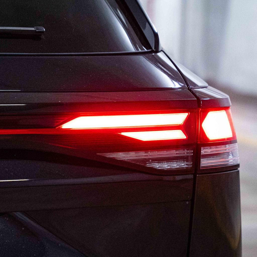 New 2026 Volkswagen Tiguan SE R-Line AWD/4WD image 5