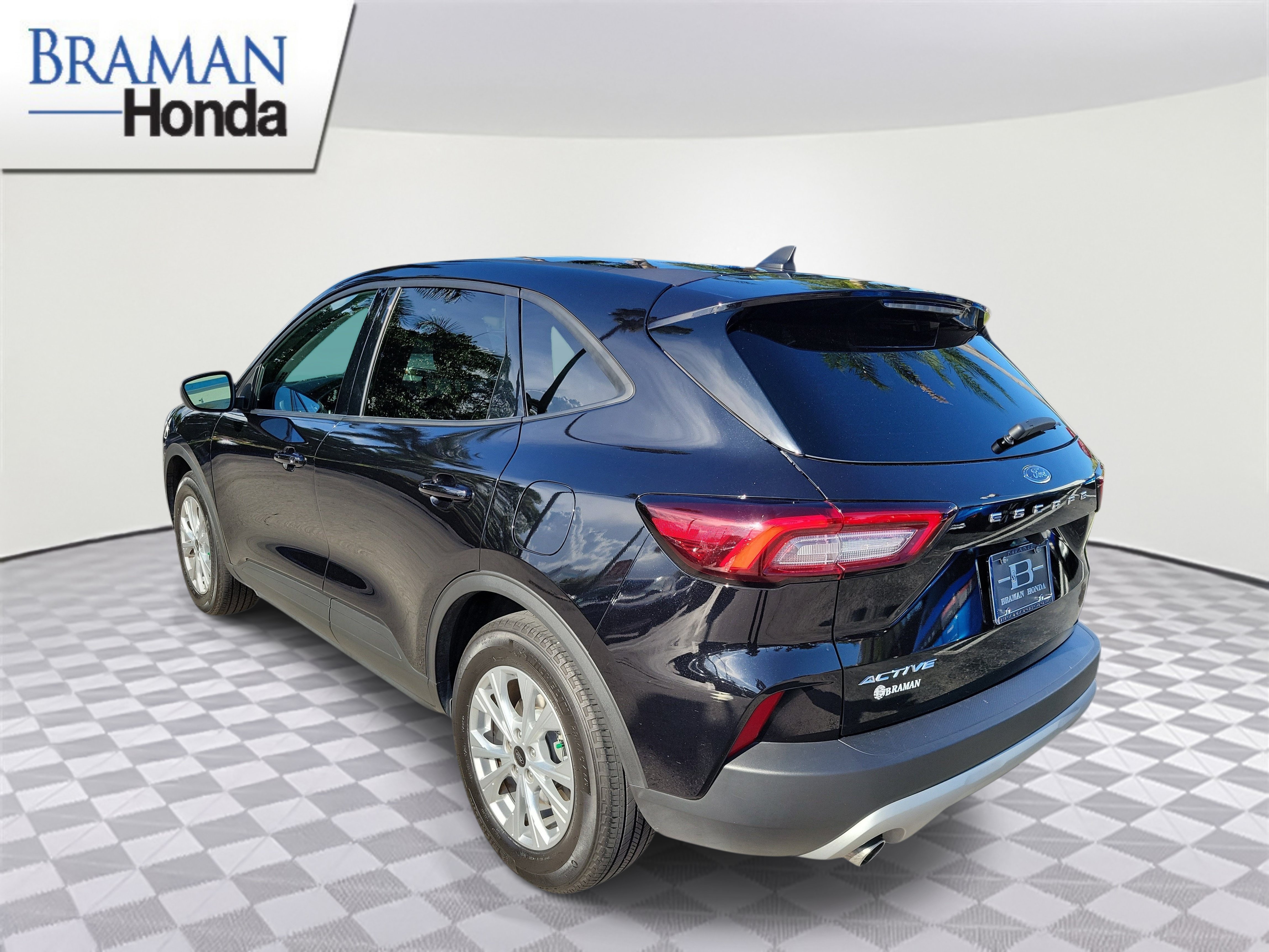 Used 2026 Ford Escape Active FWD image 4
