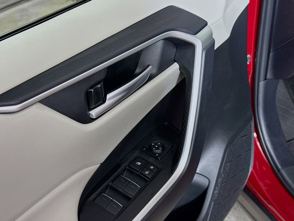 Certified 2025 Toyota RAV4 XLE image 17