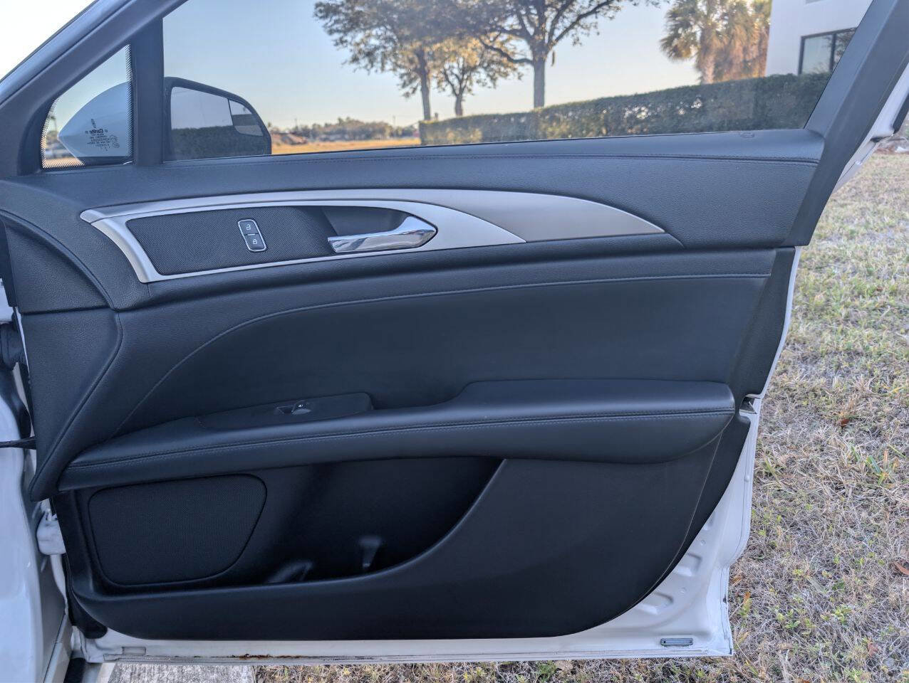 Used 2018 Lincoln MKZ Premiere image 13