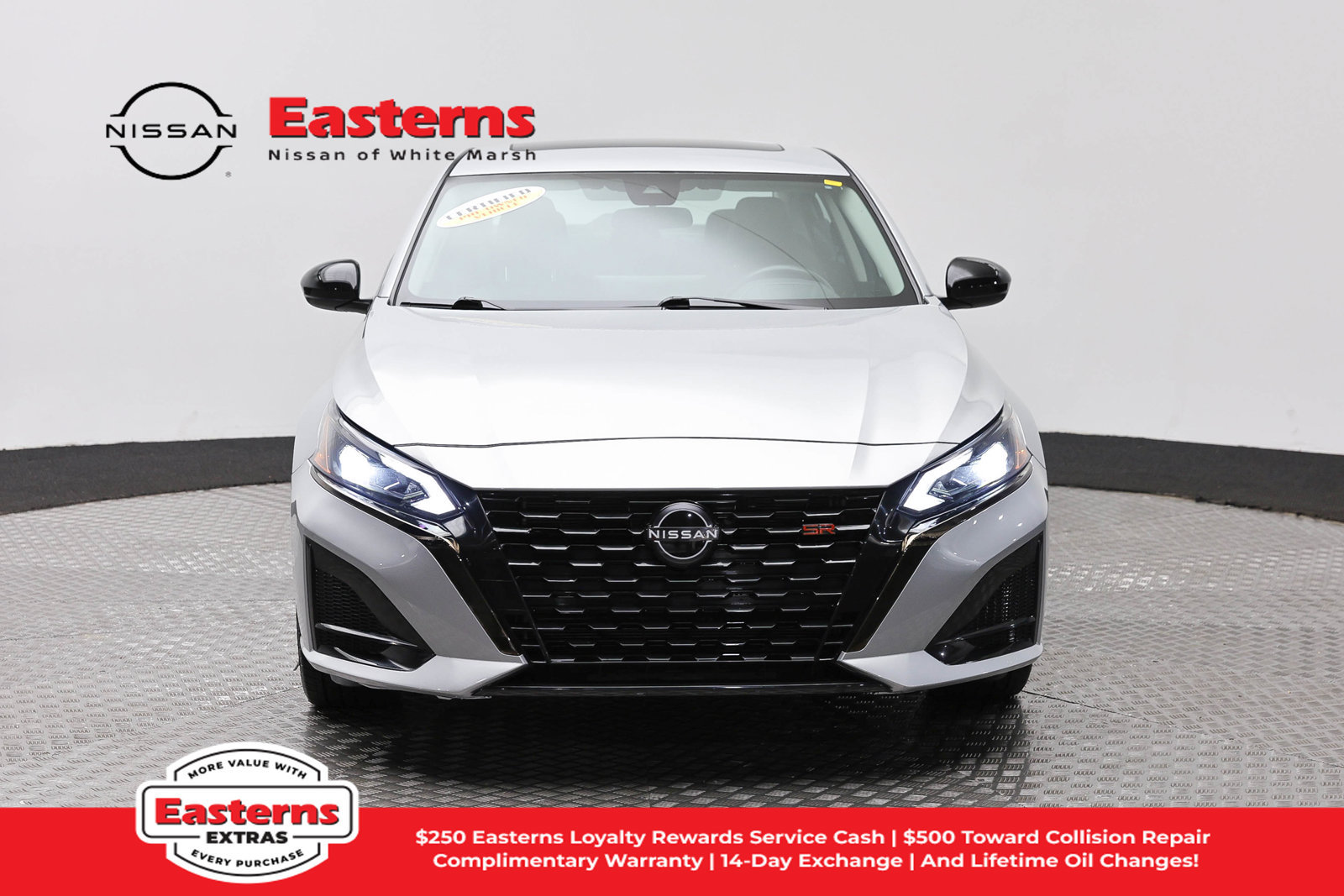 Used 2023 Nissan Altima 2.5 SR w/ SR Premium Package FWD image 2