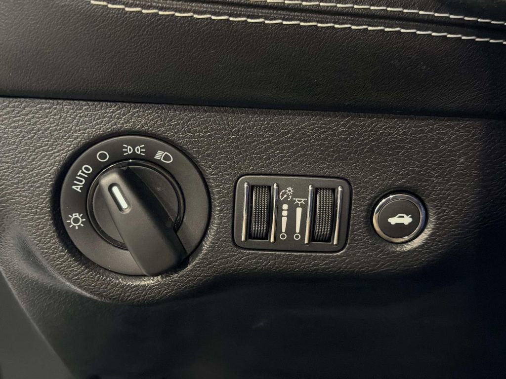 Used 2022 Dodge Challenger SRT Hellcat w/ Plus Package image 18