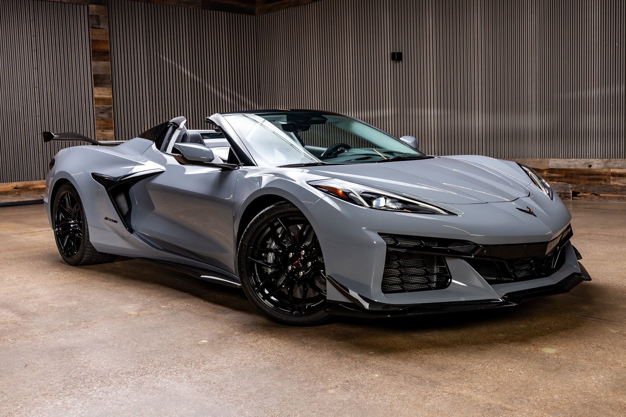 Used 2024 Chevrolet Corvette Z06 RWD image 2