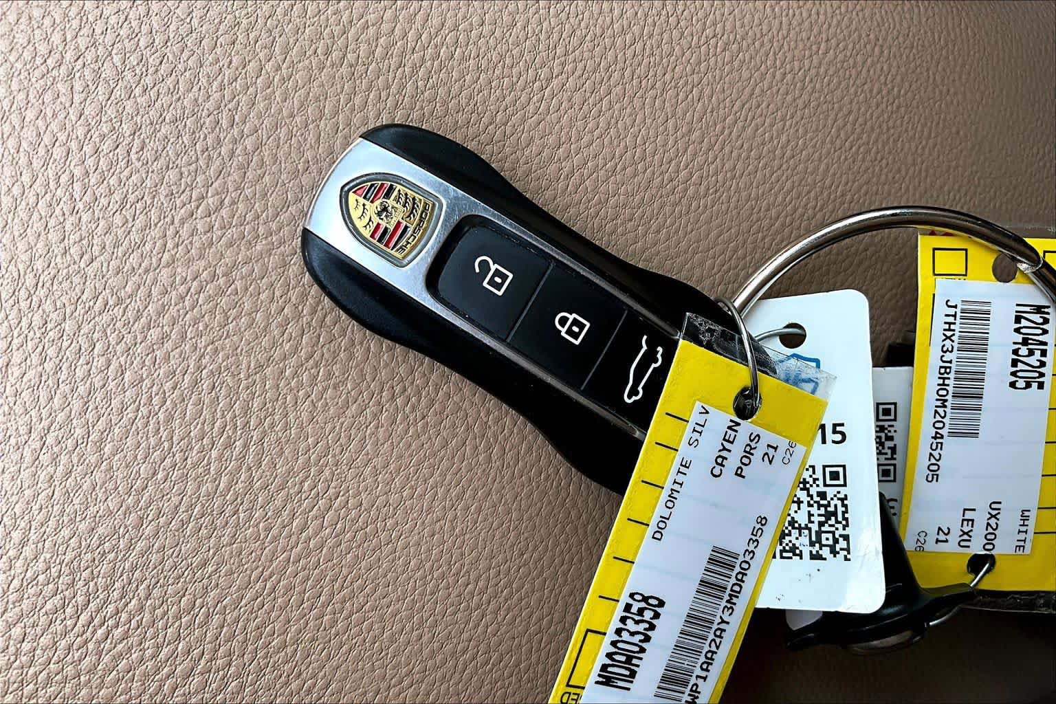 Used 2021 Porsche Cayenne AWD/4WD image 14