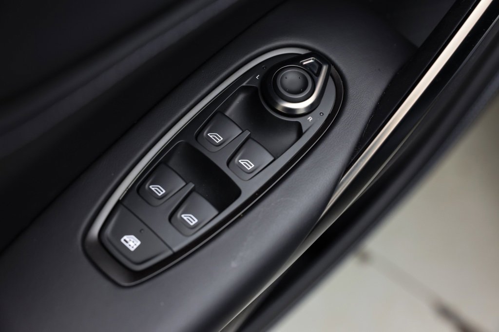 Used 2024 Aston Martin DBX 707 image 15